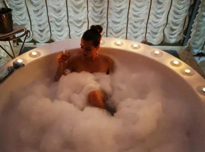 President Jacuzzi By Liuksai Apartment